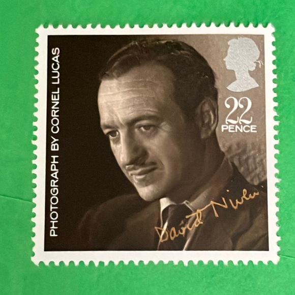 Collectible David Niven 22 Pence UK 1985 Stamp unused - Picture 7 of 9
